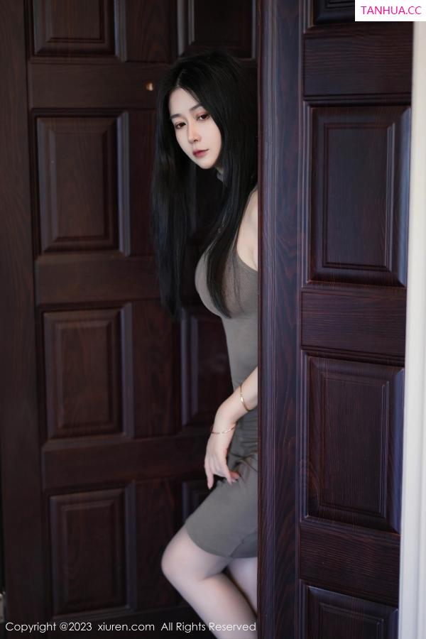 laura阿姣  [XiuRen]高清写真图 2023.06.15 No.6922 laura阿姣 美腿丝袜第17张图片